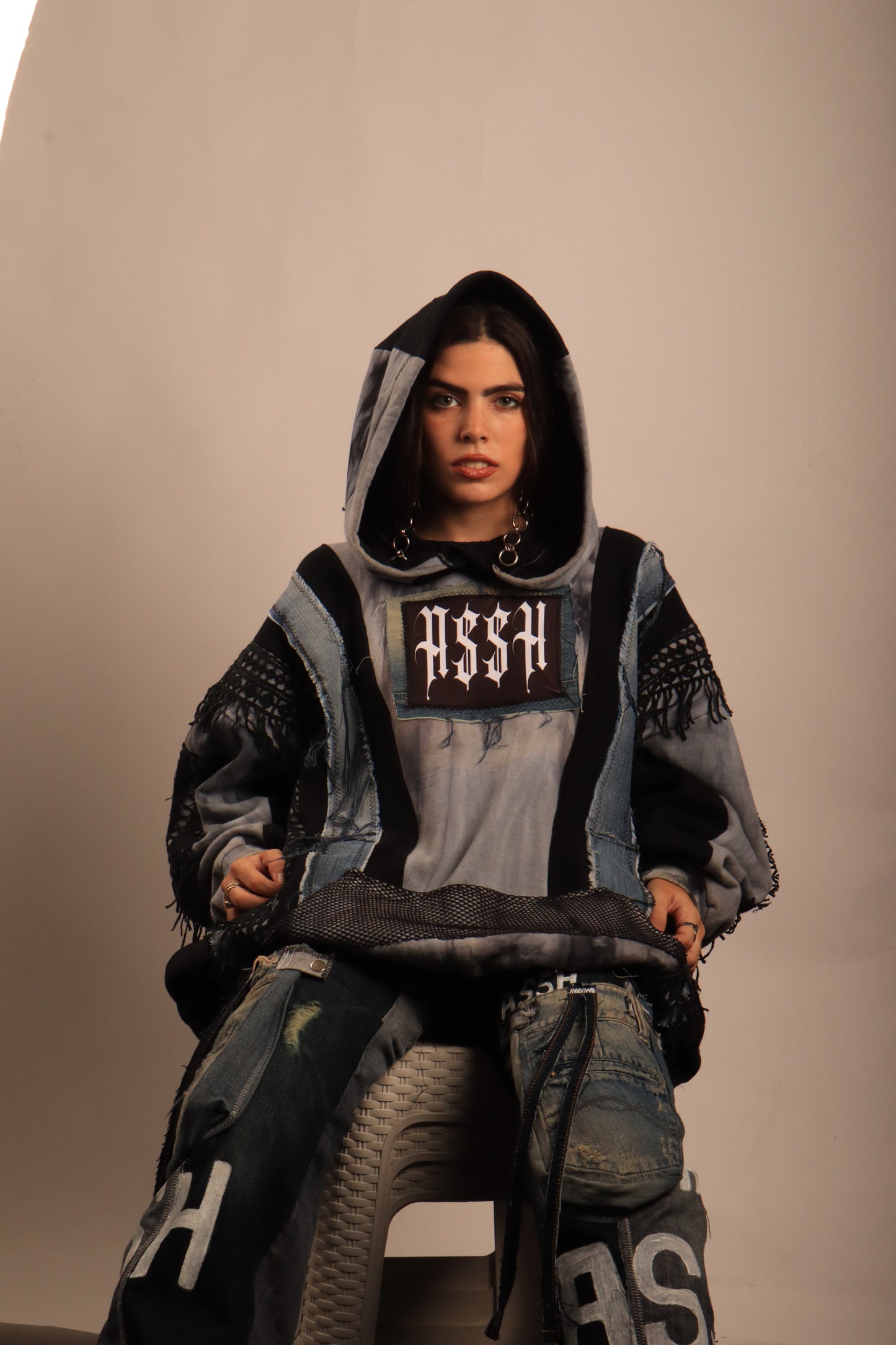 Grey gold tra$h_ Buzo/Sudadera/Hoodie